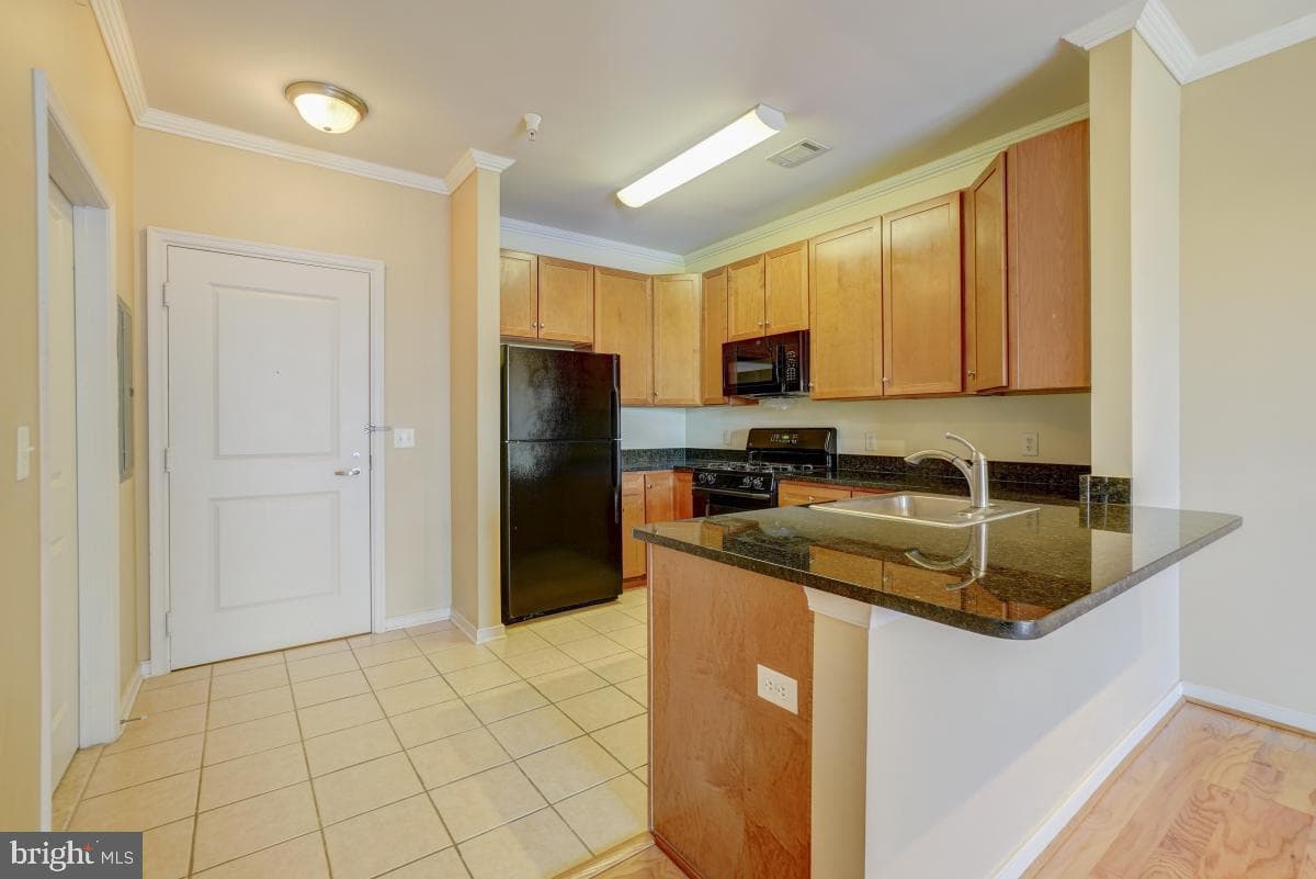 8045 Newell Street #309 photo 21