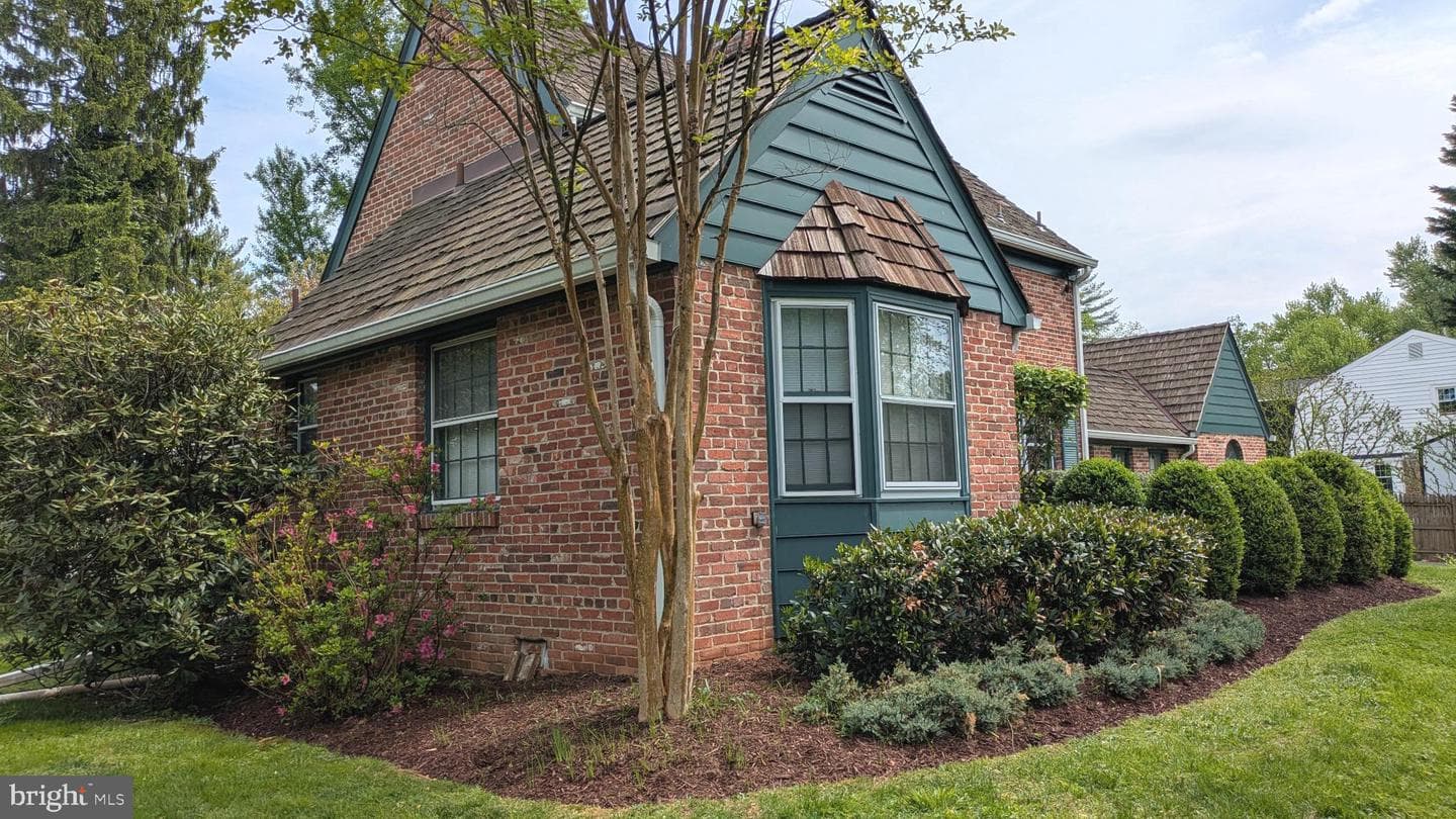 3611 King William Drive photo 4