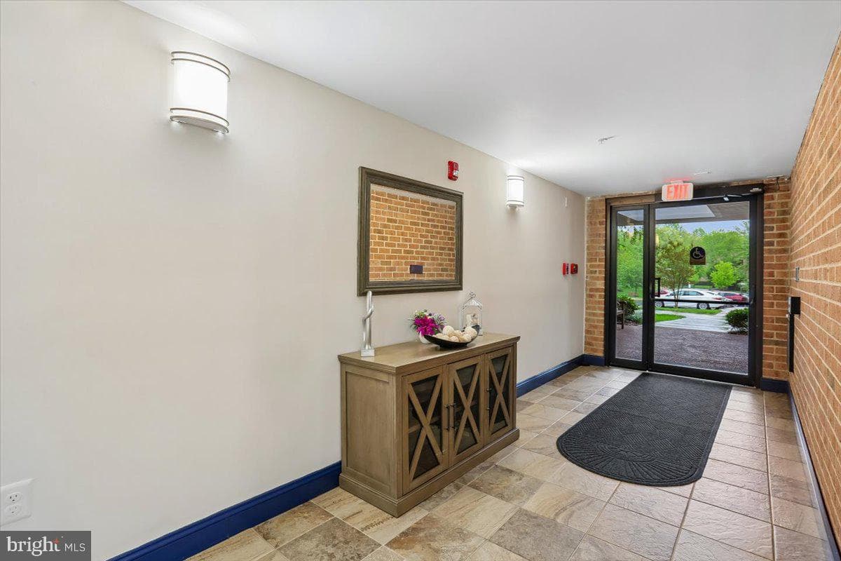 15210 Elkridge Way #91-2e photo 3