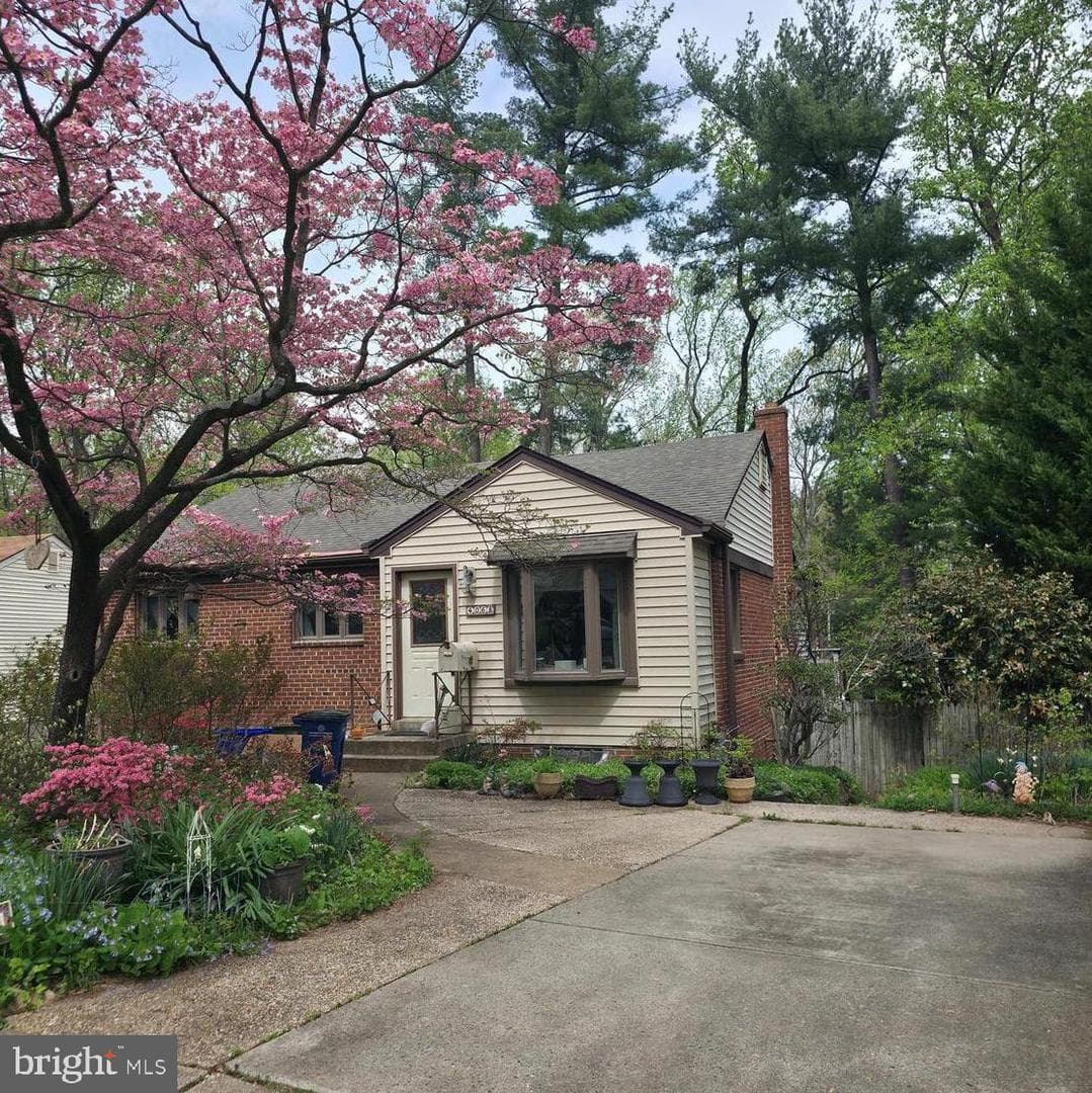 4068 Adams Drive photo 2