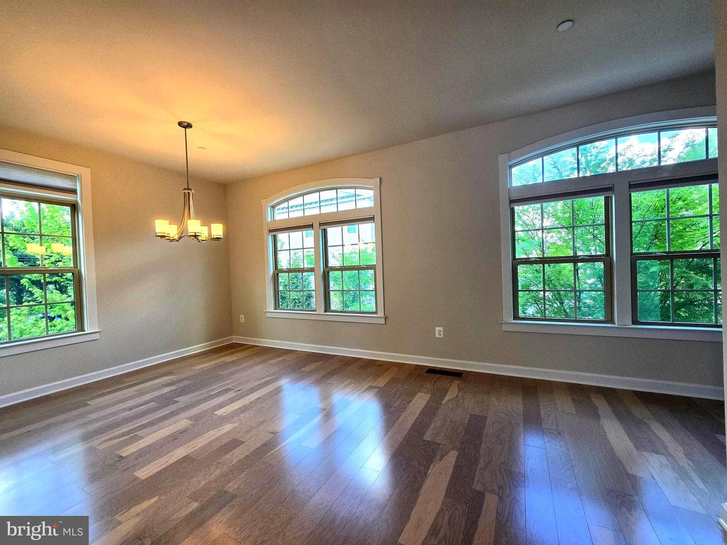 1021 Mutual Place photo 26