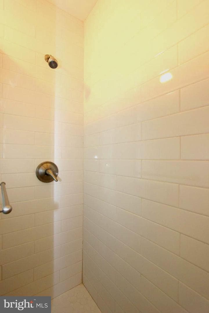 160 Talbott Street #205 photo 17