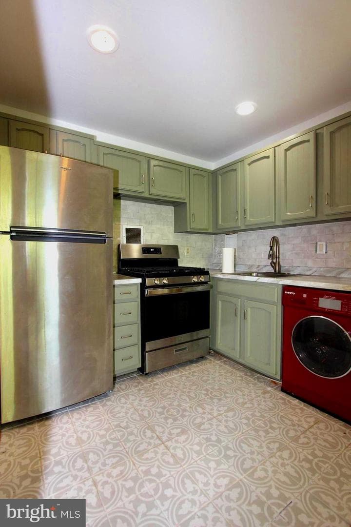 160 Talbott Street #205 photo 8