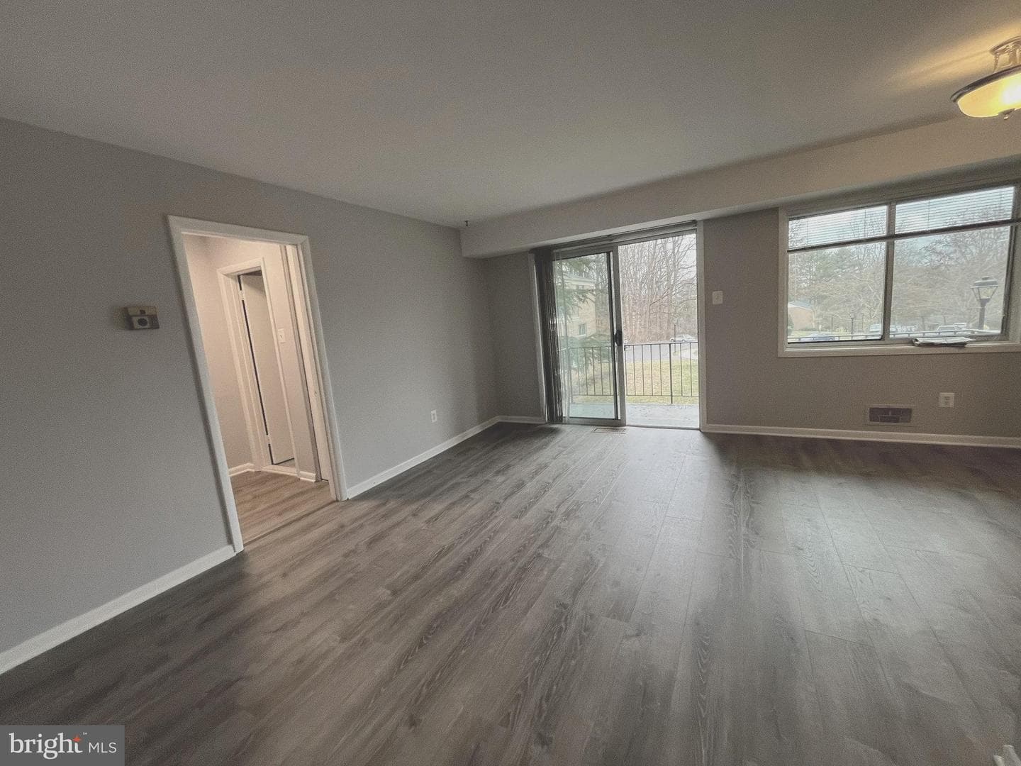 10500 Weymouth Street #104 photo 3