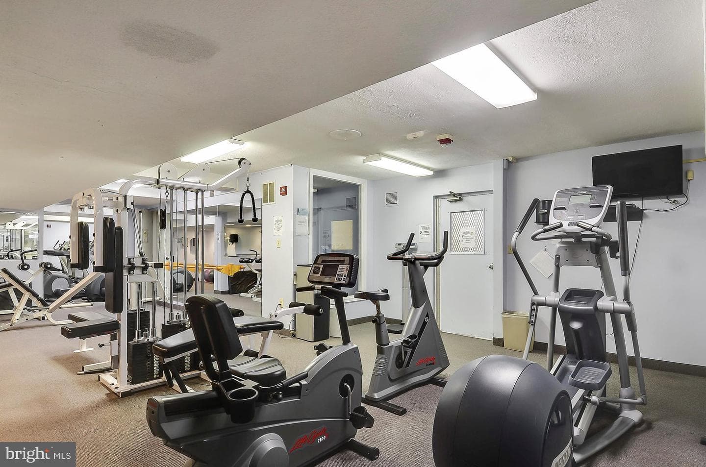 10201 Grosvenor Place #414 photo 21