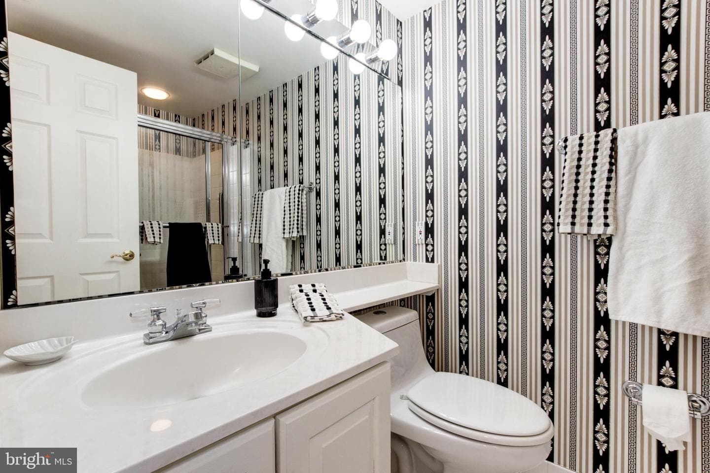 5809 Nicholson Ln # 1116 photo 23