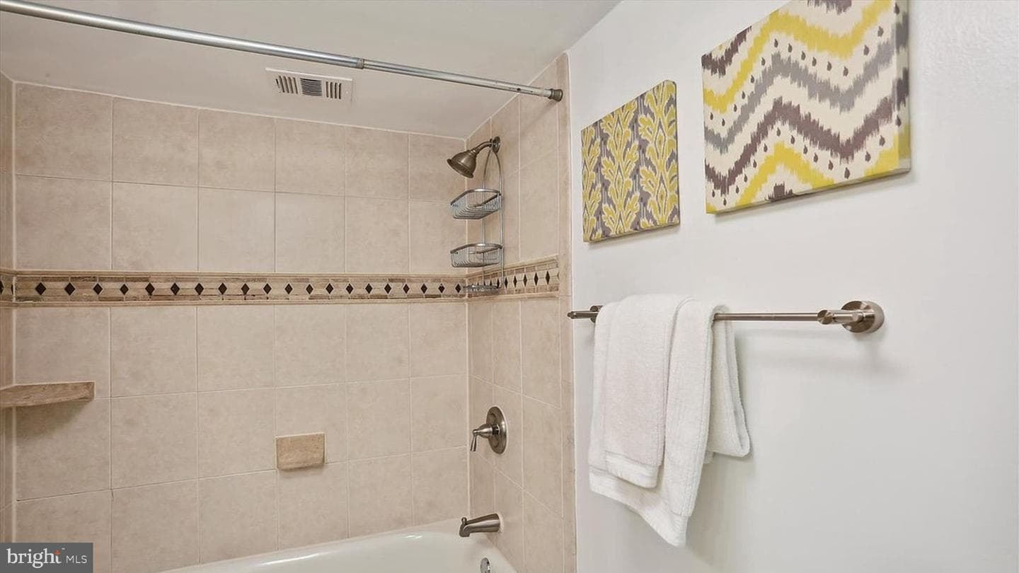 10 Monroe Street #10-302 photo 19