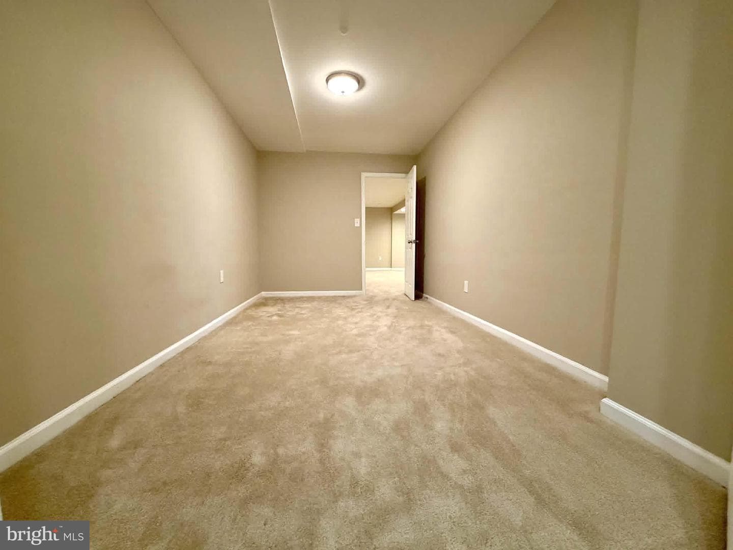 13608 Creekside photo 32