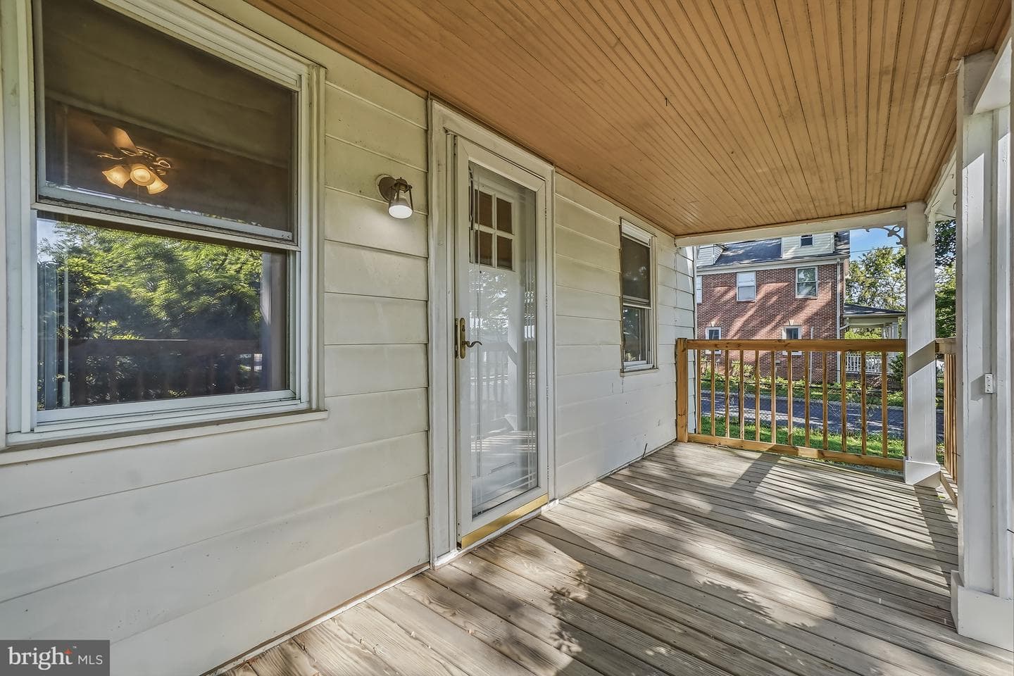 102 N Horners Lane photo 2
