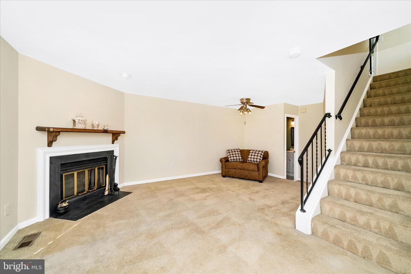 20200 Ravensdale Court photo 11