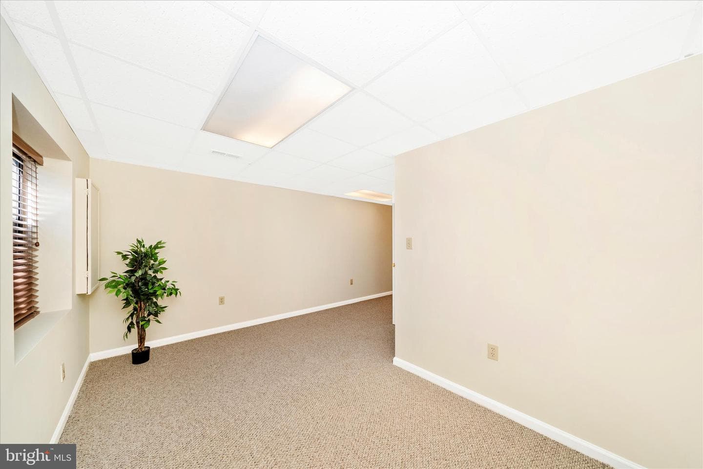 20200 Ravensdale Court photo 29