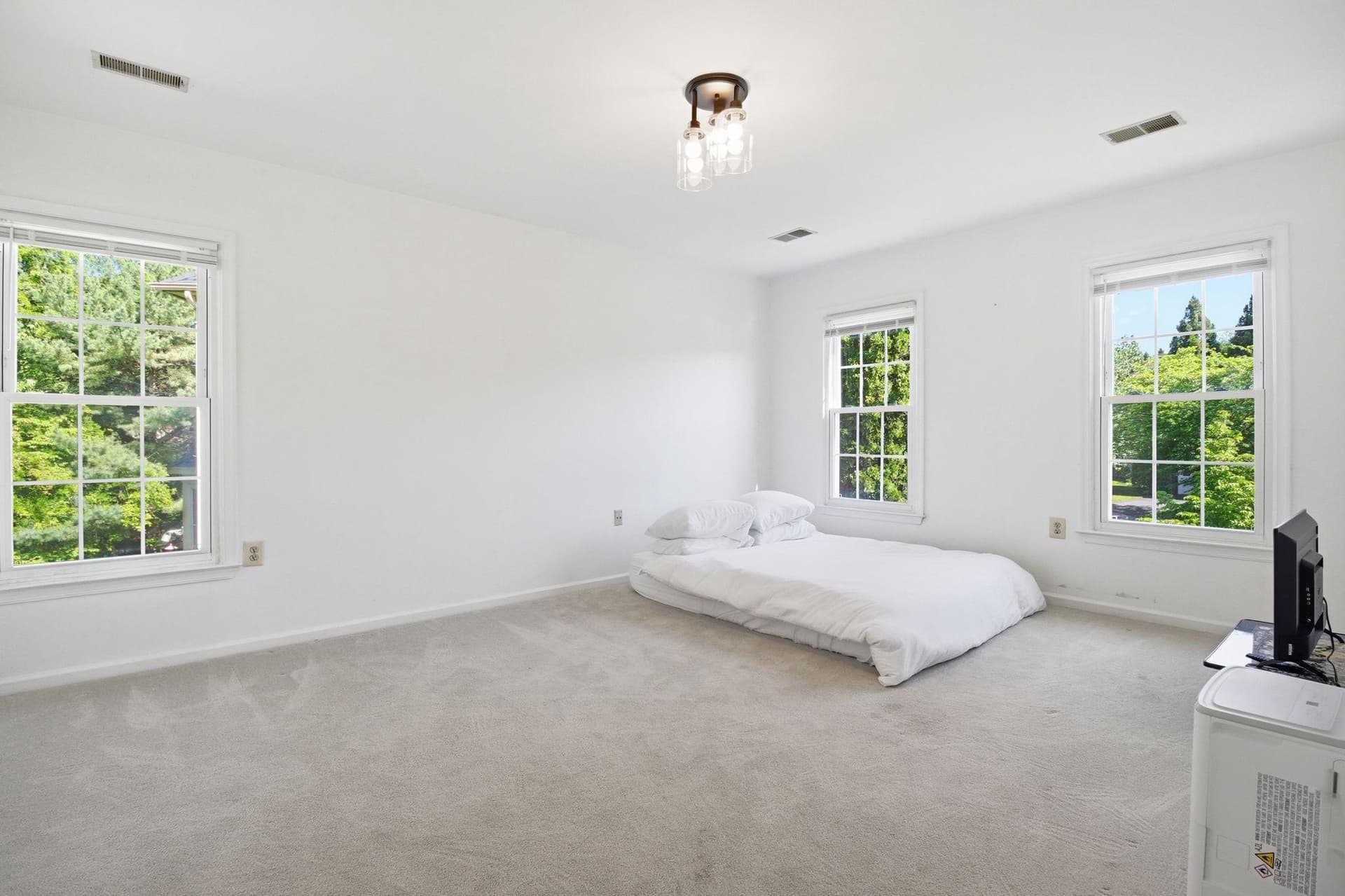 124 Englefield Drive photo 26