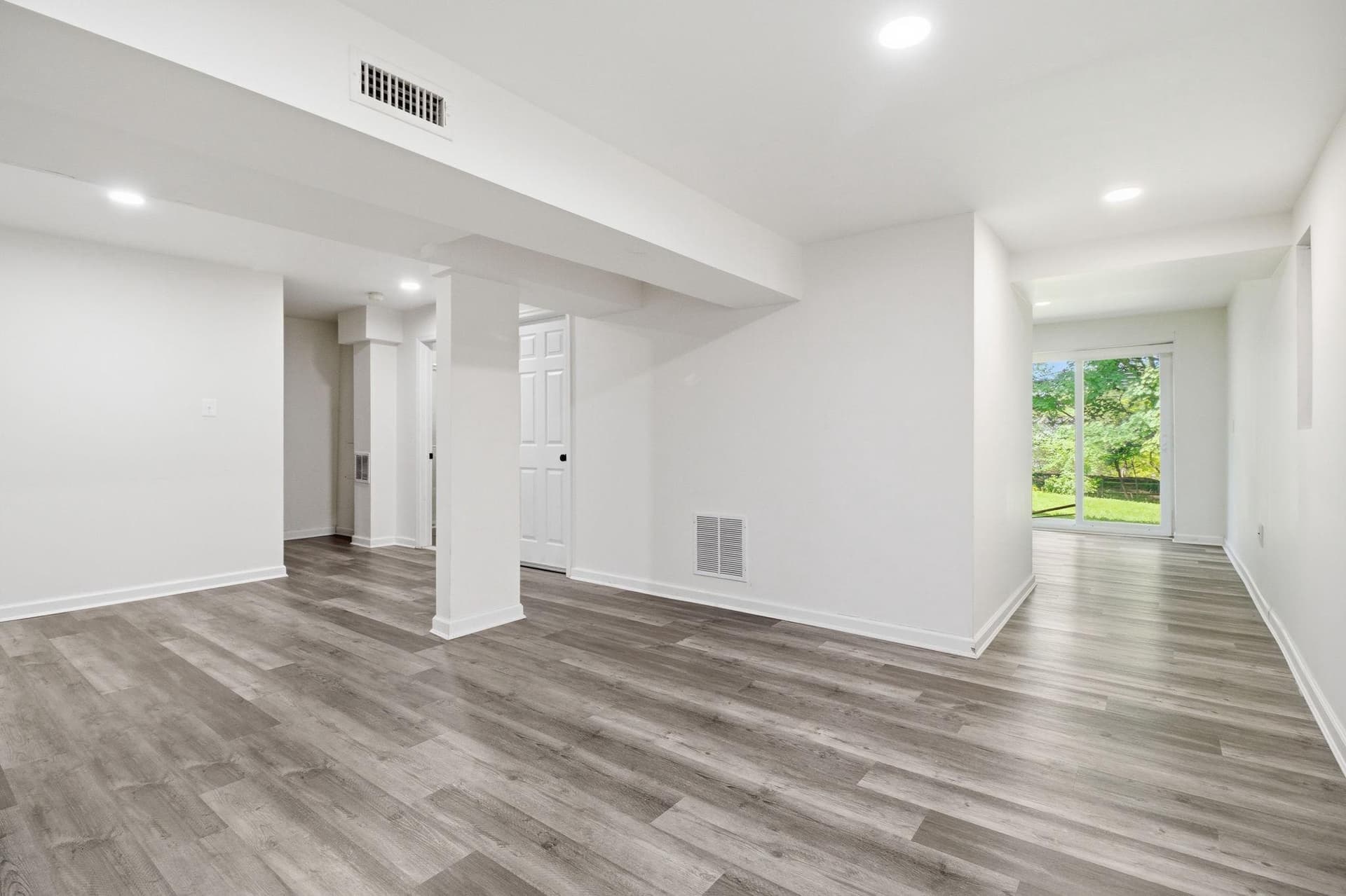 124 Englefield Drive photo 31