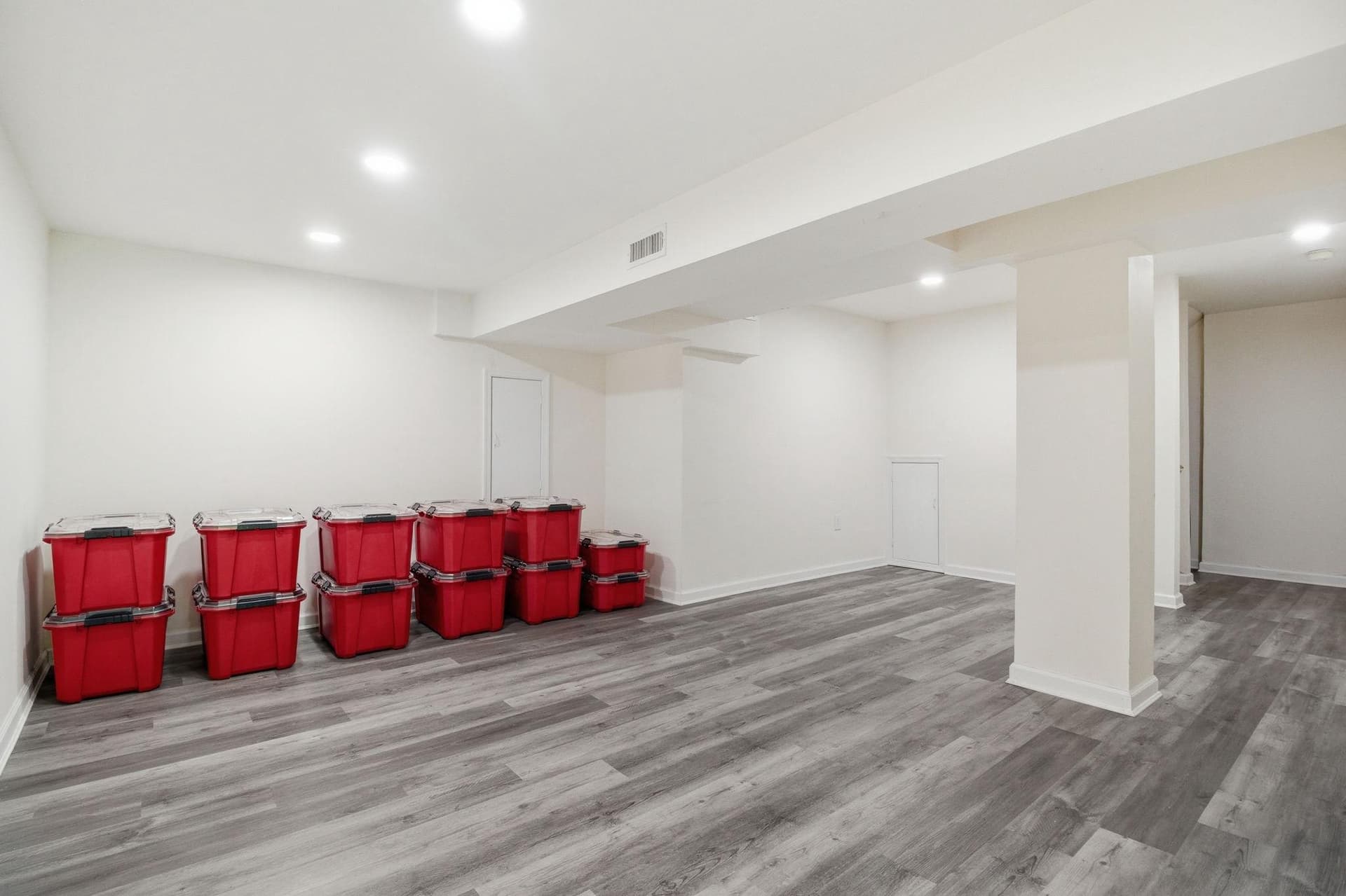 124 Englefield Drive photo 32