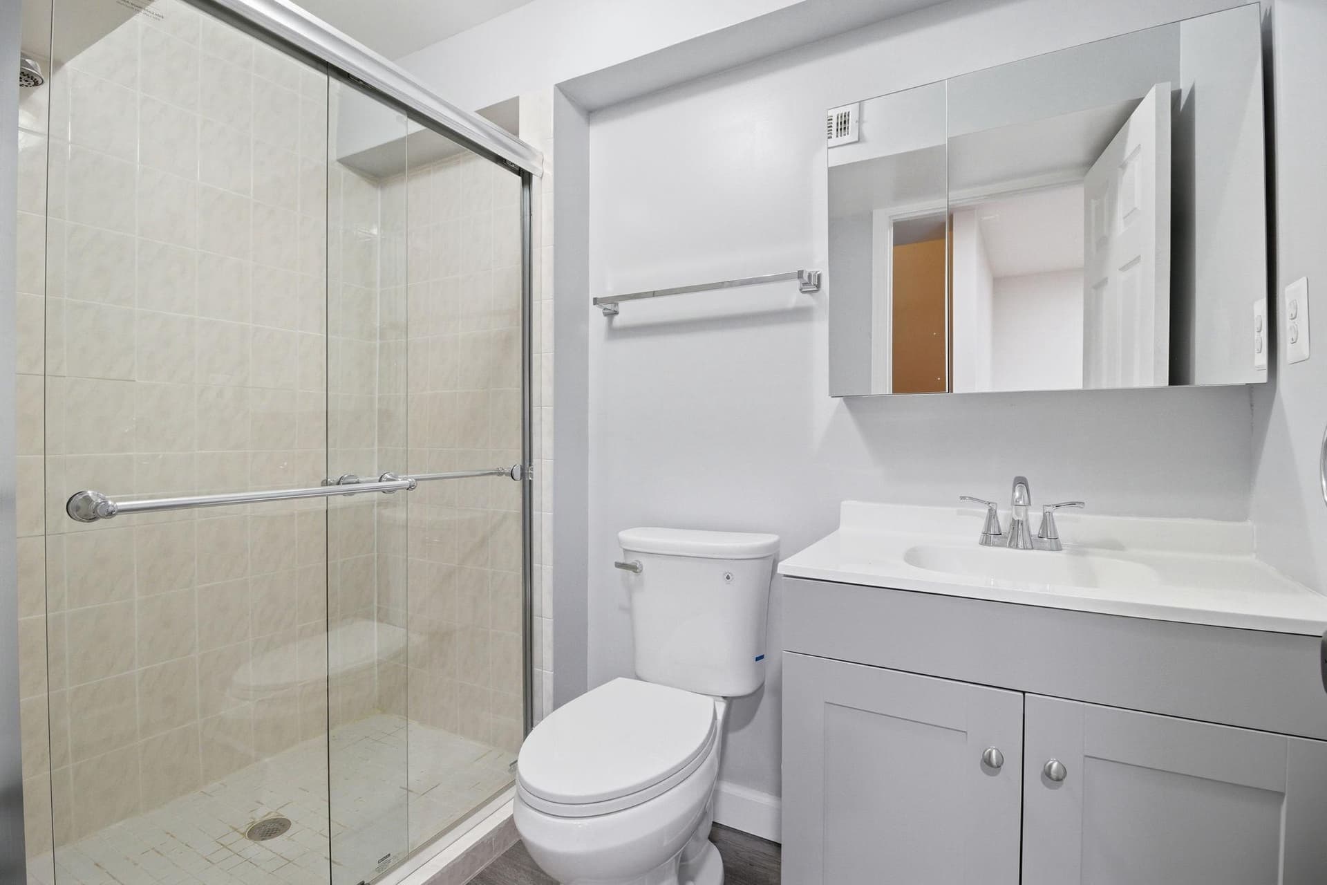 124 Englefield Drive photo 36
