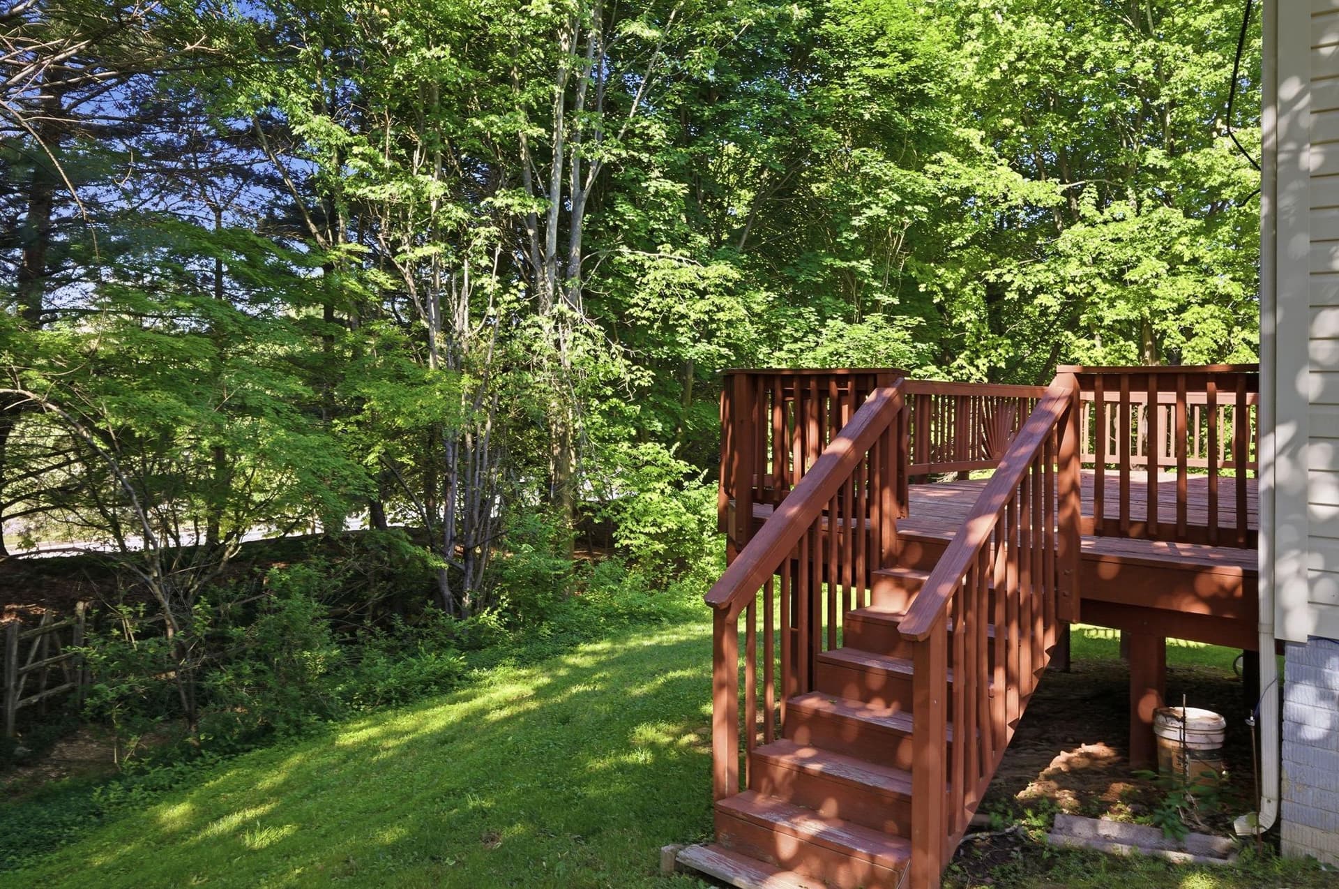 124 Englefield Drive photo 37