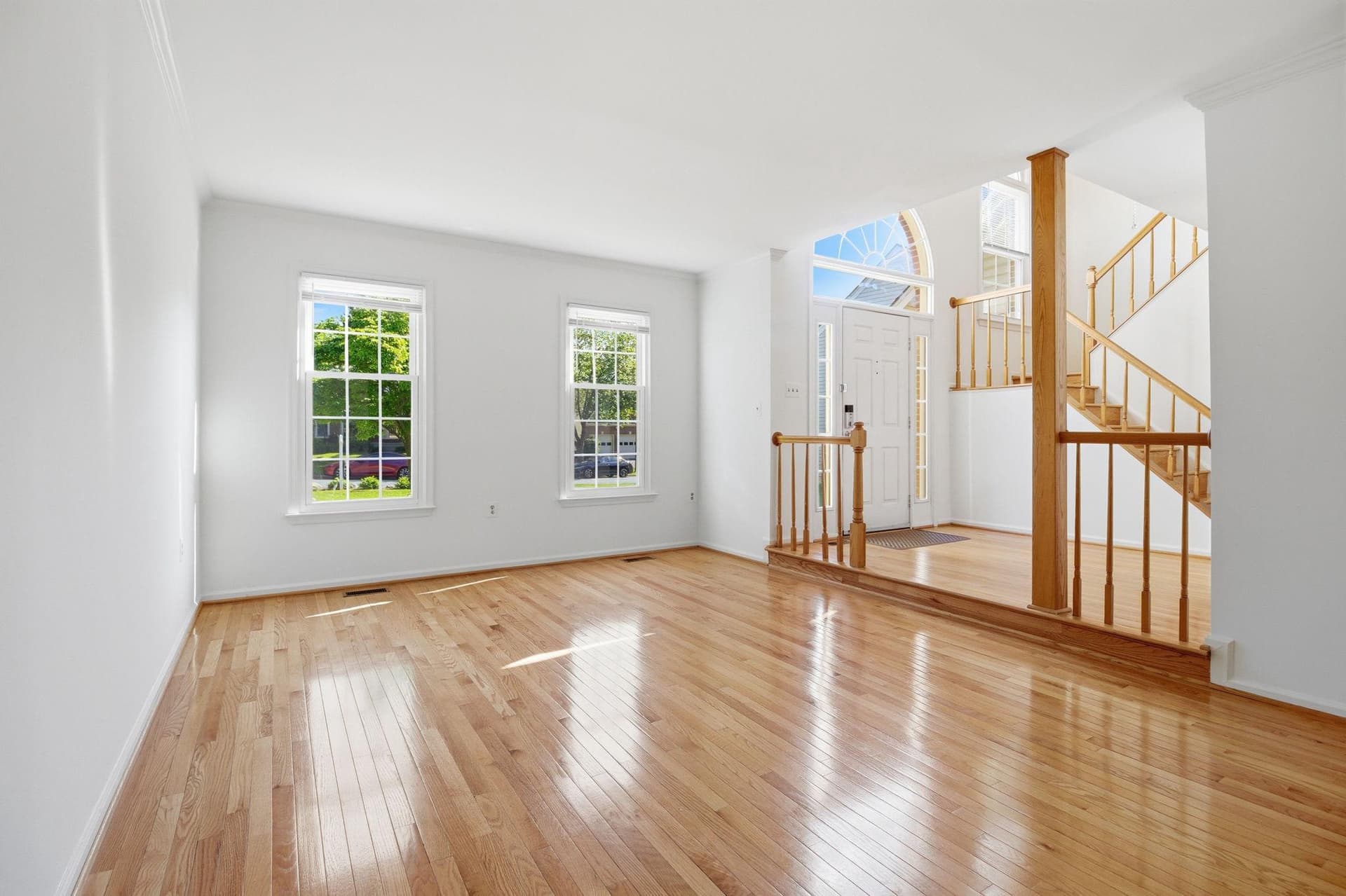124 Englefield Drive photo 4