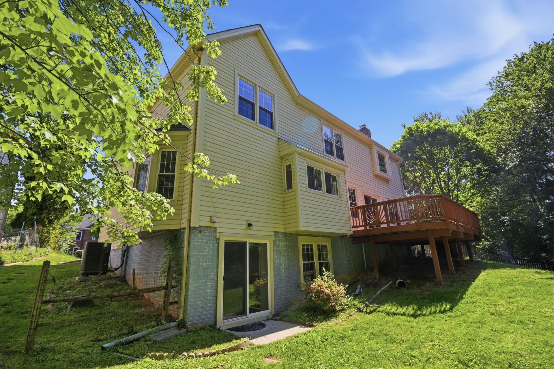 124 Englefield Drive photo 42