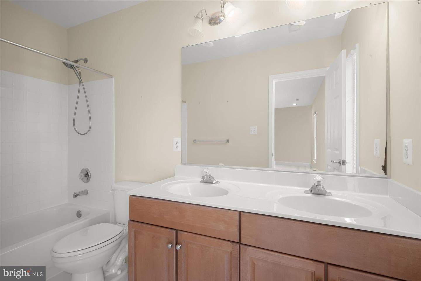 16907 Harbour Town Drive photo 42
