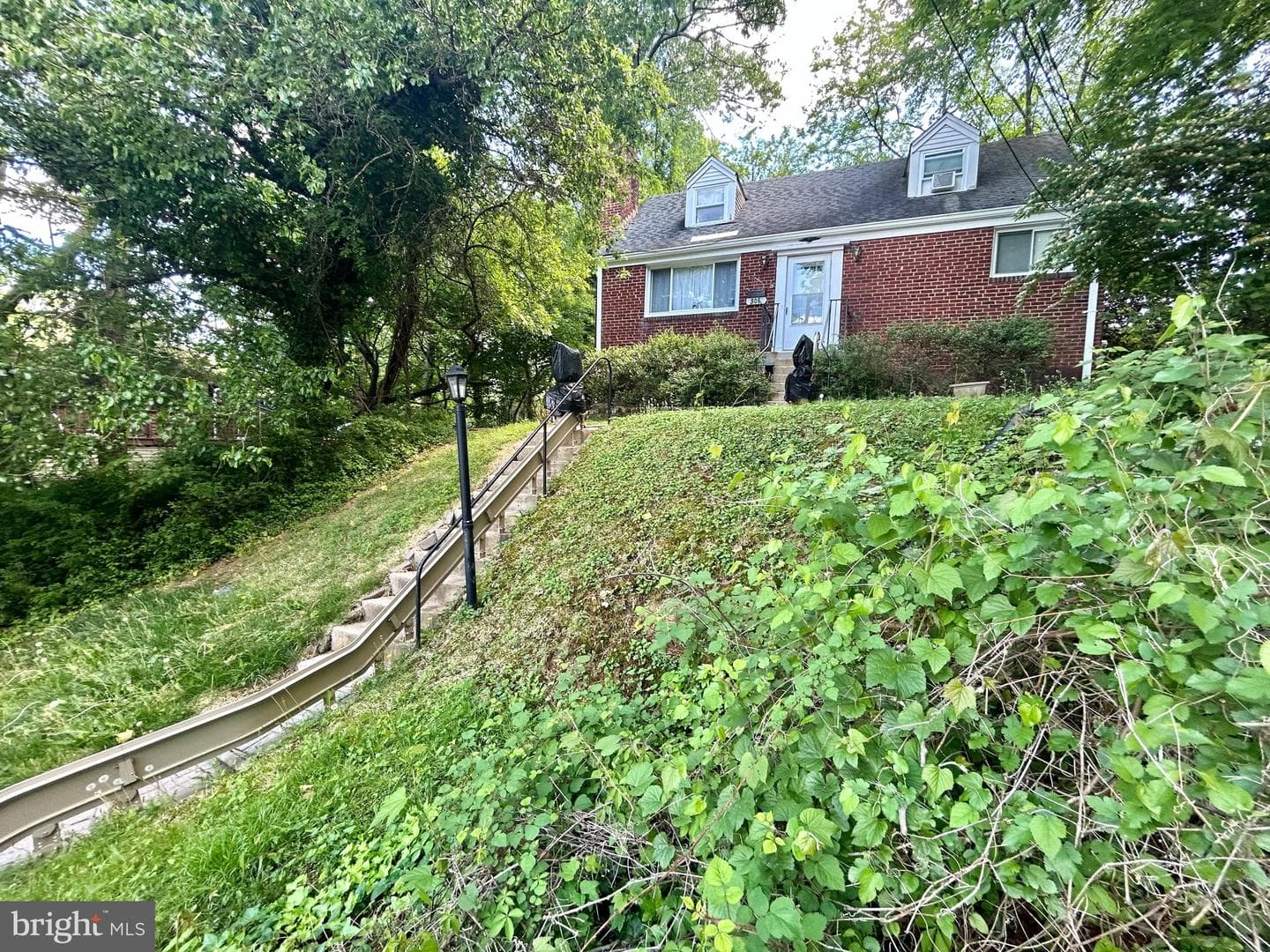 906 Dryden Court photo 4