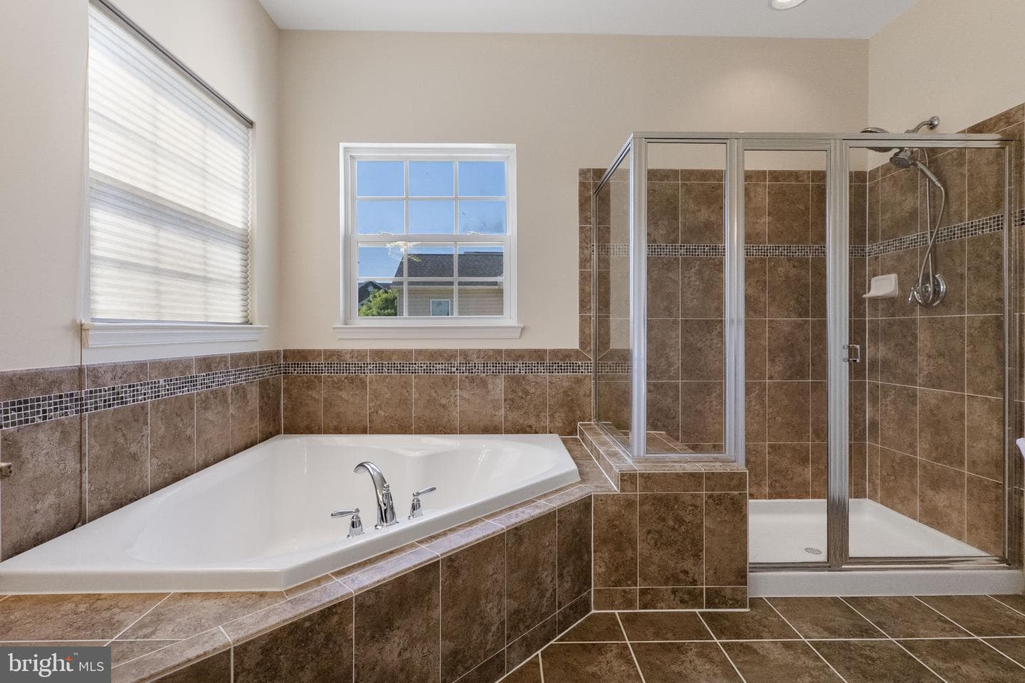 23037 Spicebush Drive photo 32