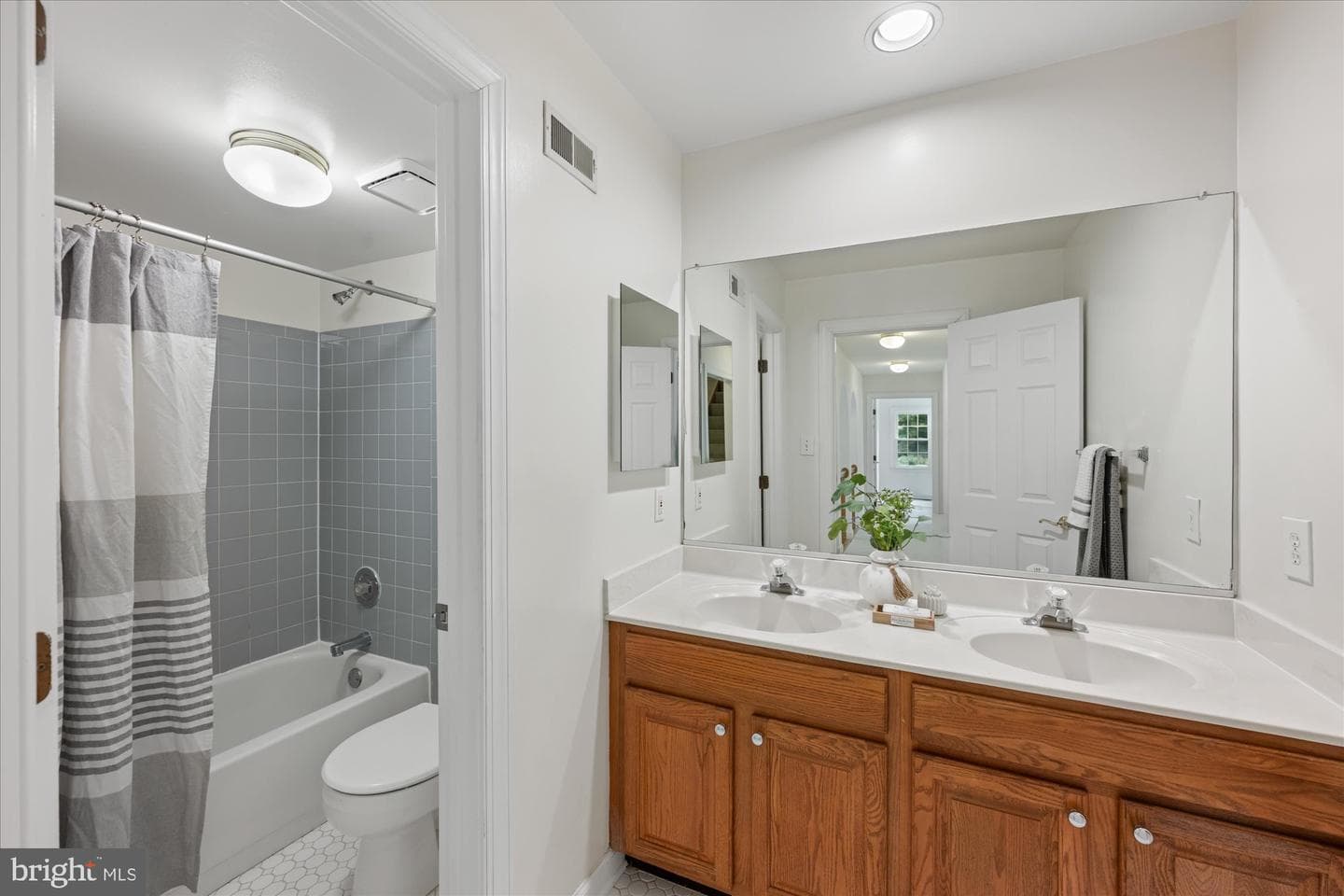 7016 Fawn Trail Court photo 27