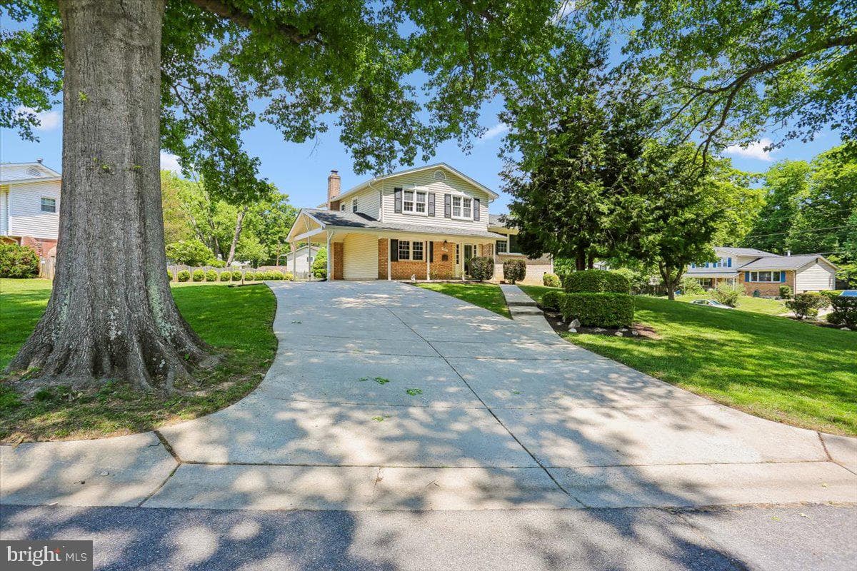 5401 Amberwood Lane photo 3