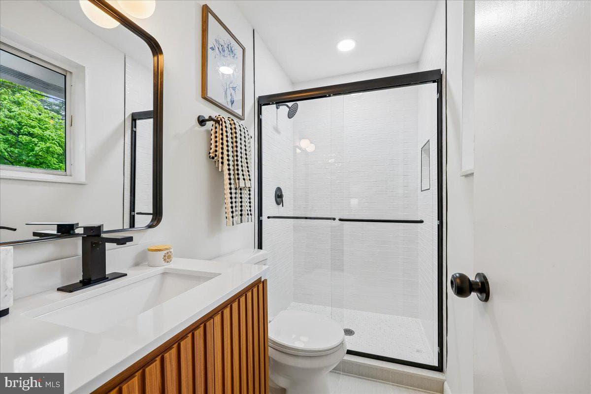 1105 Lamberton Drive photo 32