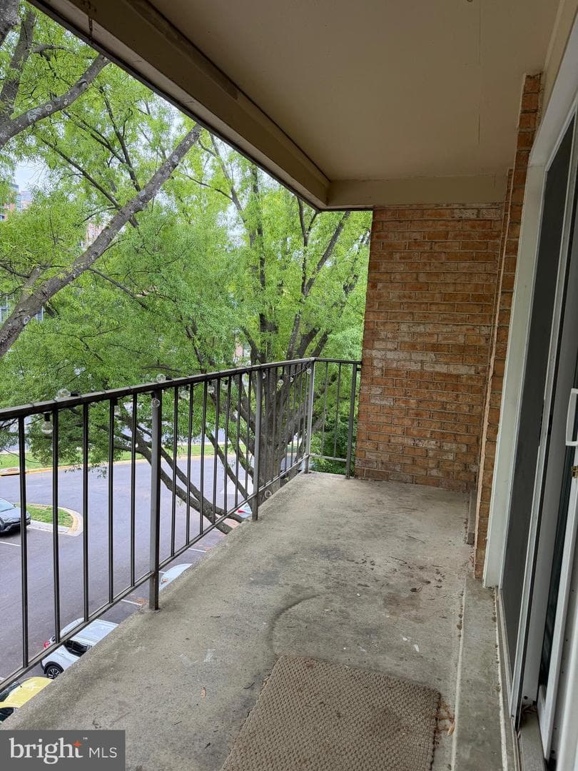 11923 Parklawn Drive #304 photo 10