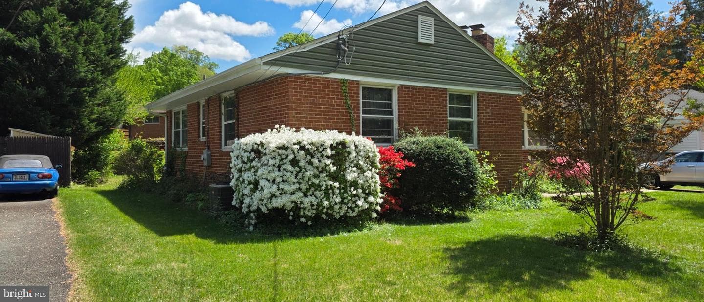 10027 Kensington Parkway photo 2