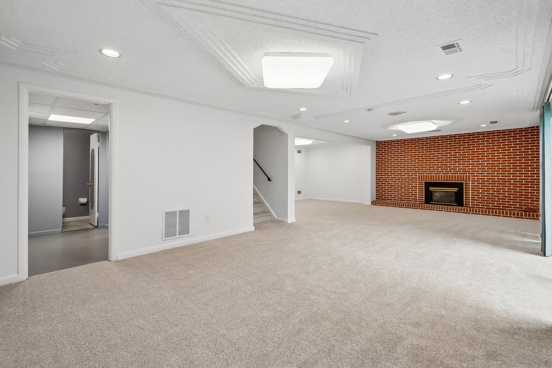 2807 Hathaway Terrace photo 12