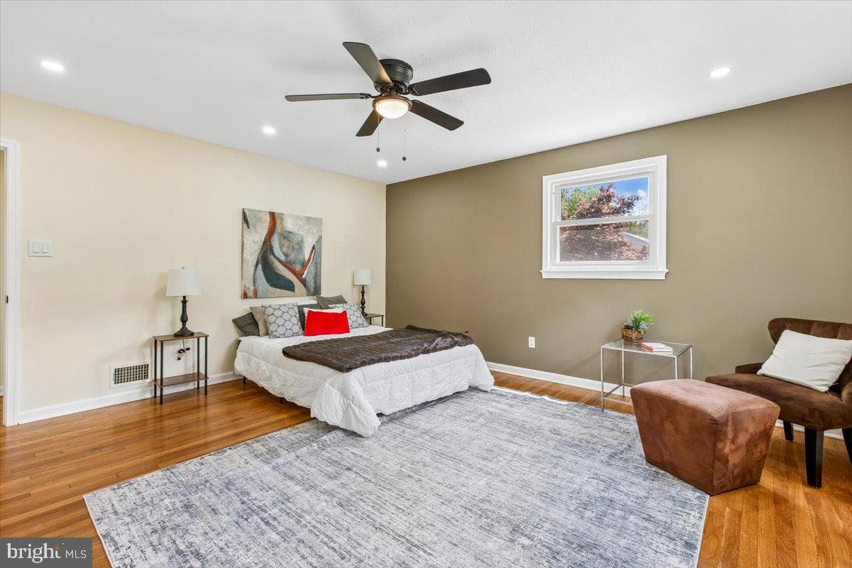 1705 Crestview photo 17