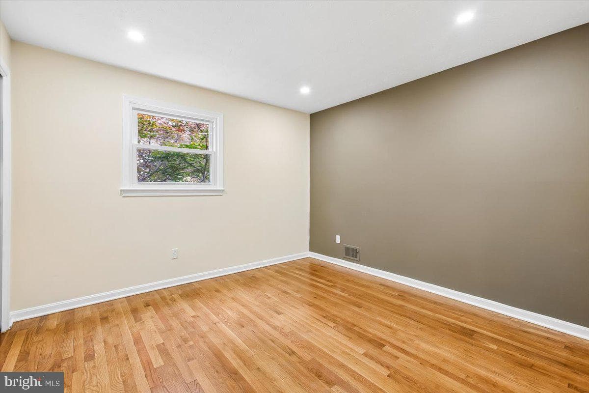 1705 Crestview photo 24