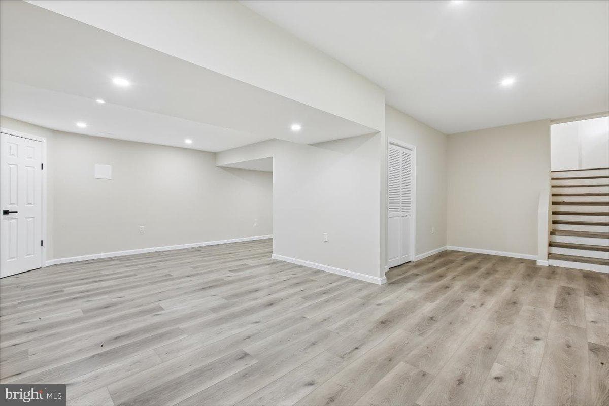 1705 Crestview photo 32