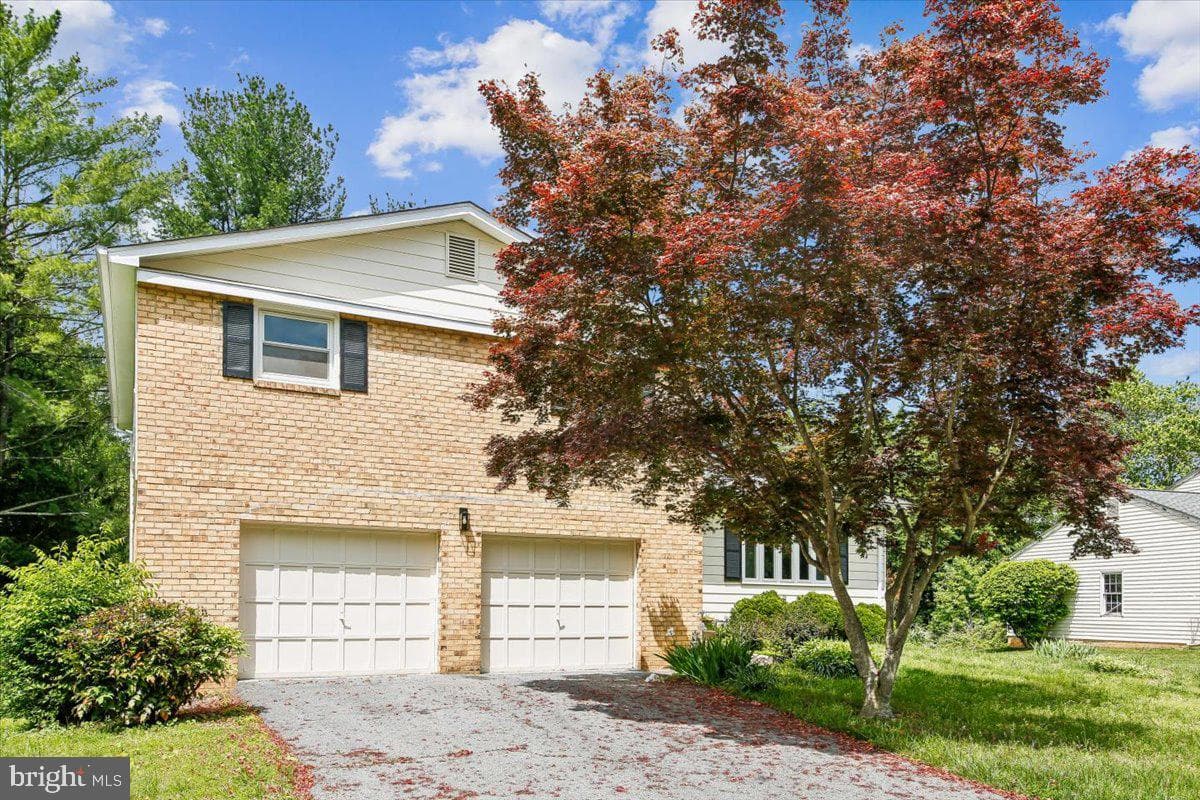 1705 Crestview photo 4