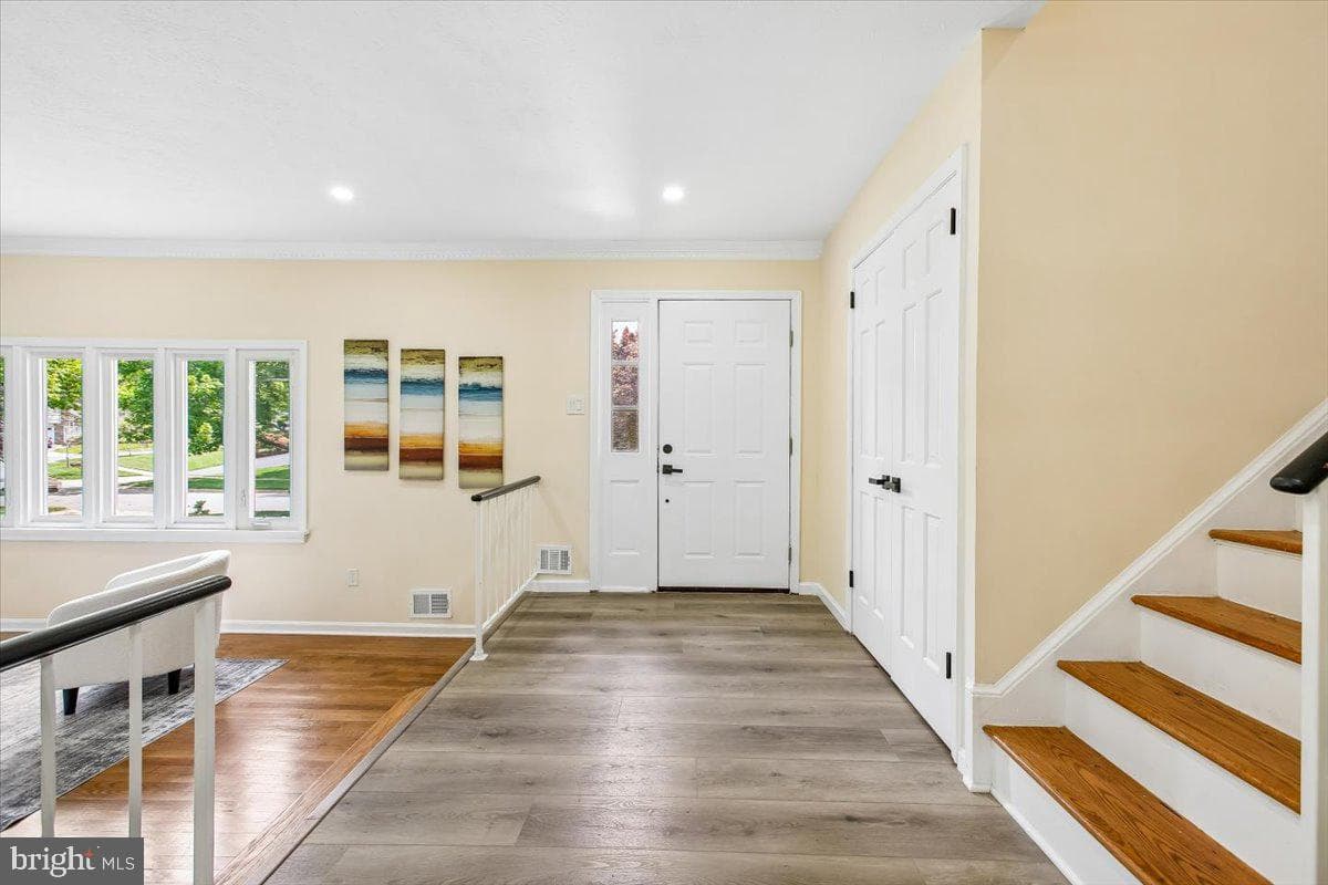 1705 Crestview photo 5