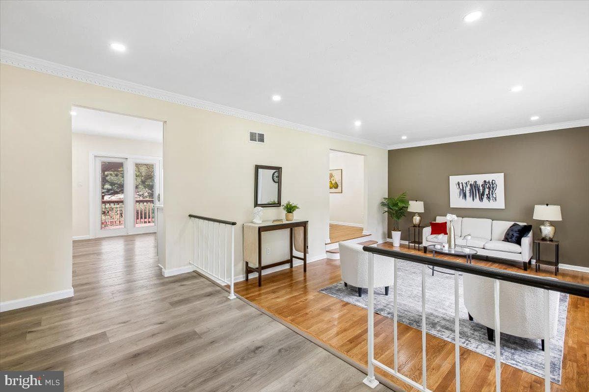 1705 Crestview photo 6