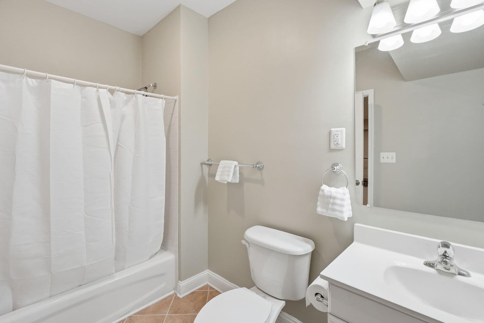 13516 Travilah Road photo 58
