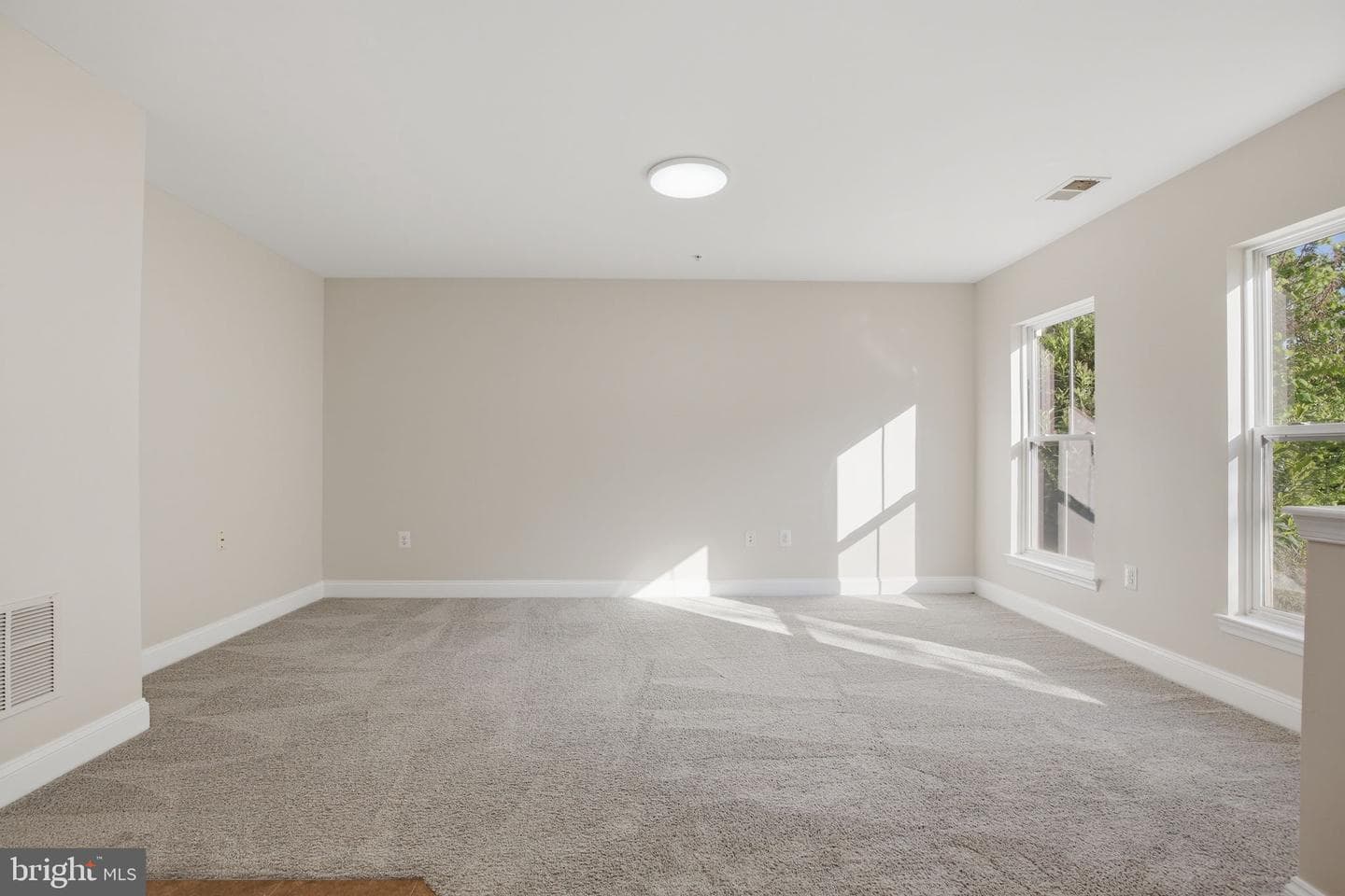 11910 Weybridge Lane photo 4