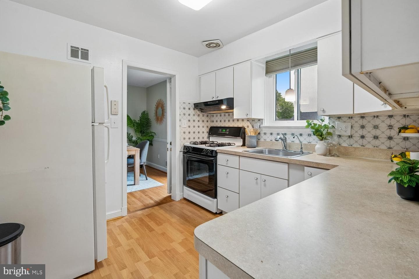 10015 Grayson Avenue photo 15
