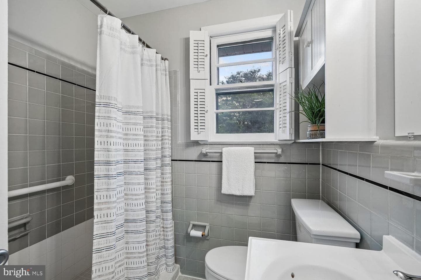 10015 Grayson Avenue photo 25
