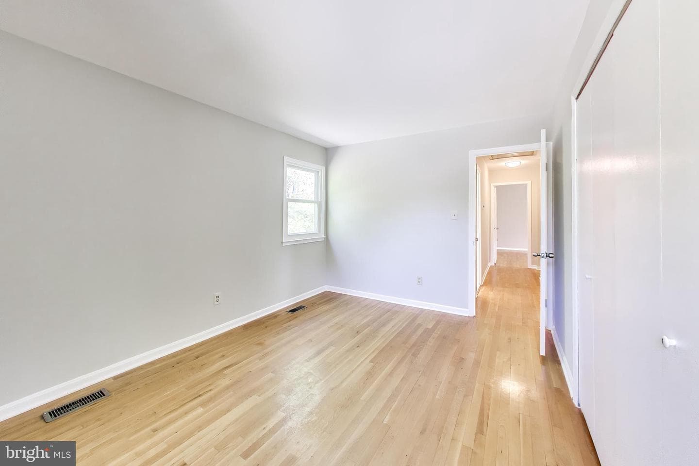8 Barrington Fare photo 26