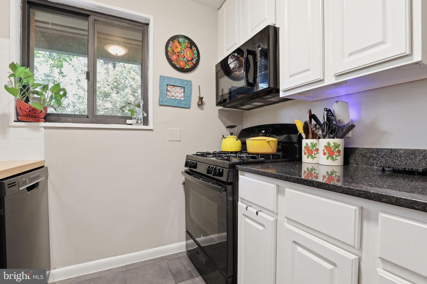 7611 Maple Avenue #407 photo 5