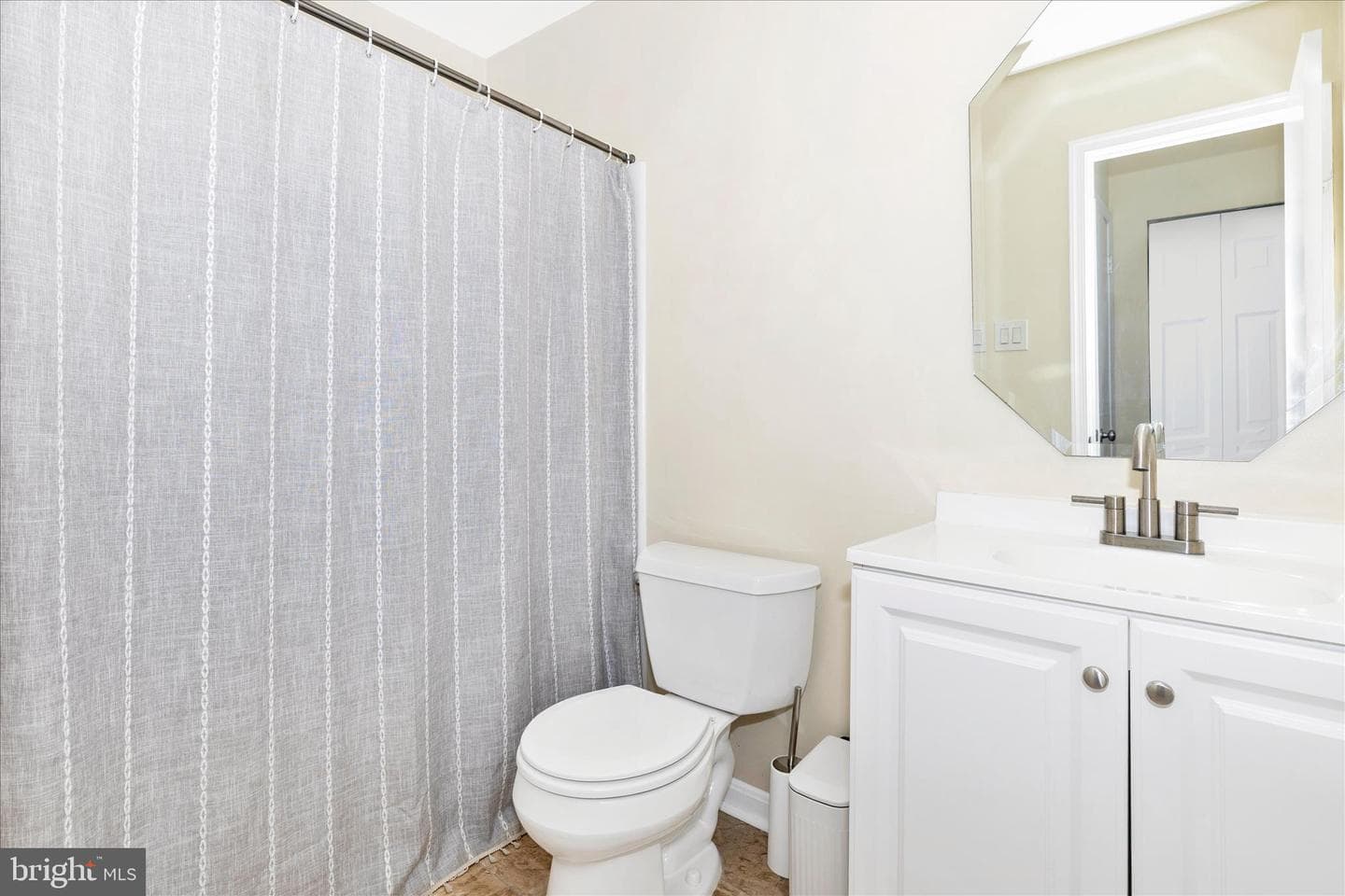 9409 Chatteroy Place photo 22
