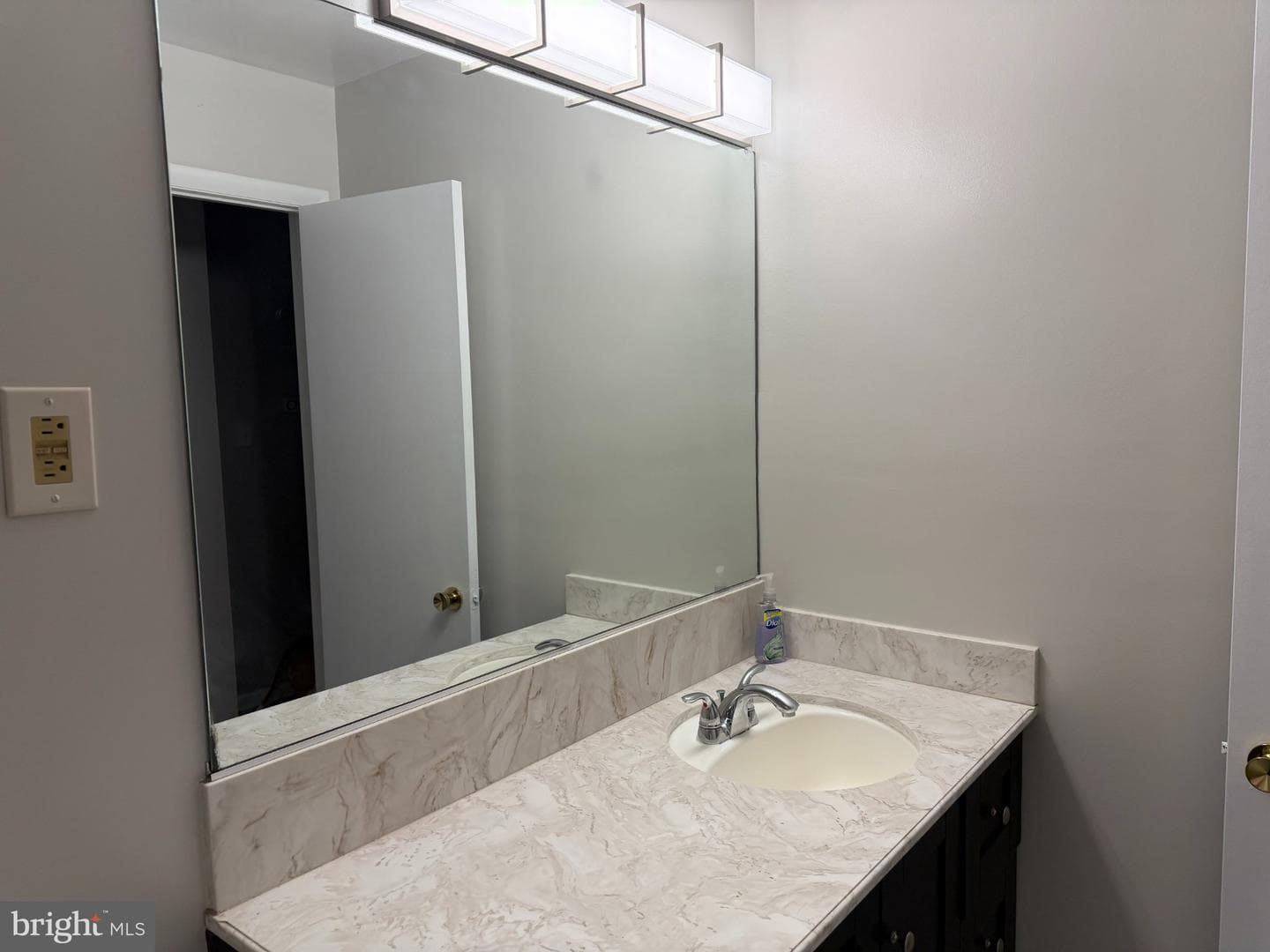 1009 Broadmore Cir photo 4