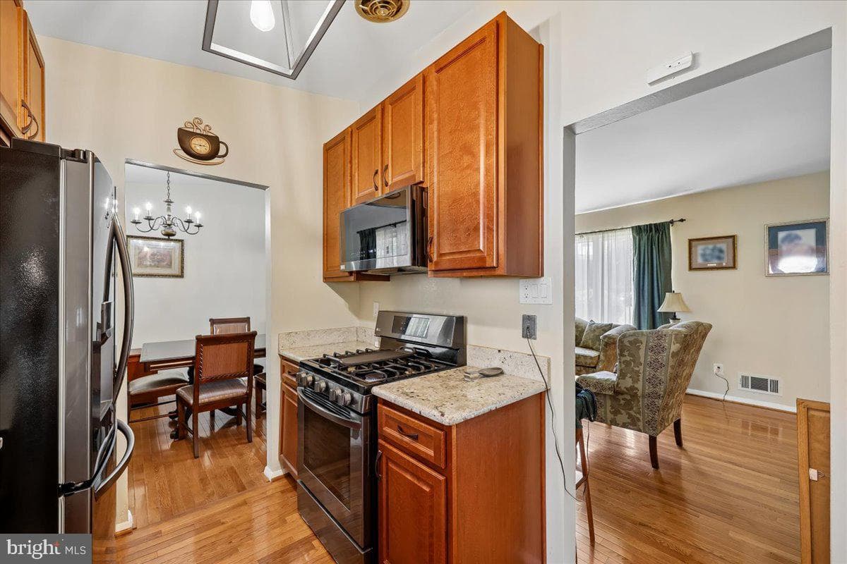 5001 Aspen Hill Rd photo 17
