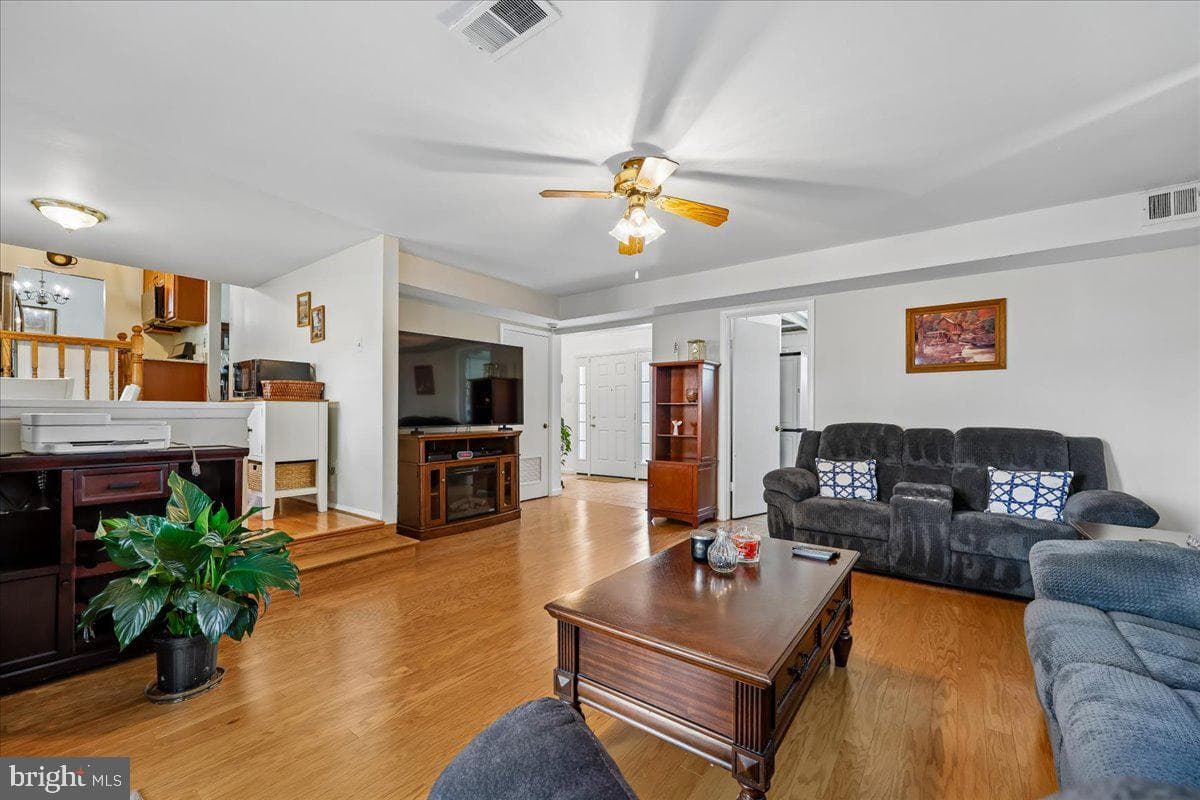 5001 Aspen Hill Rd photo 26