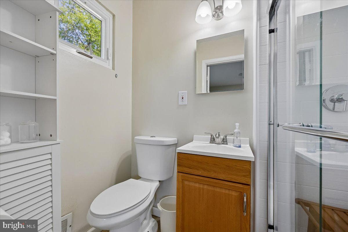 5001 Aspen Hill Rd photo 32
