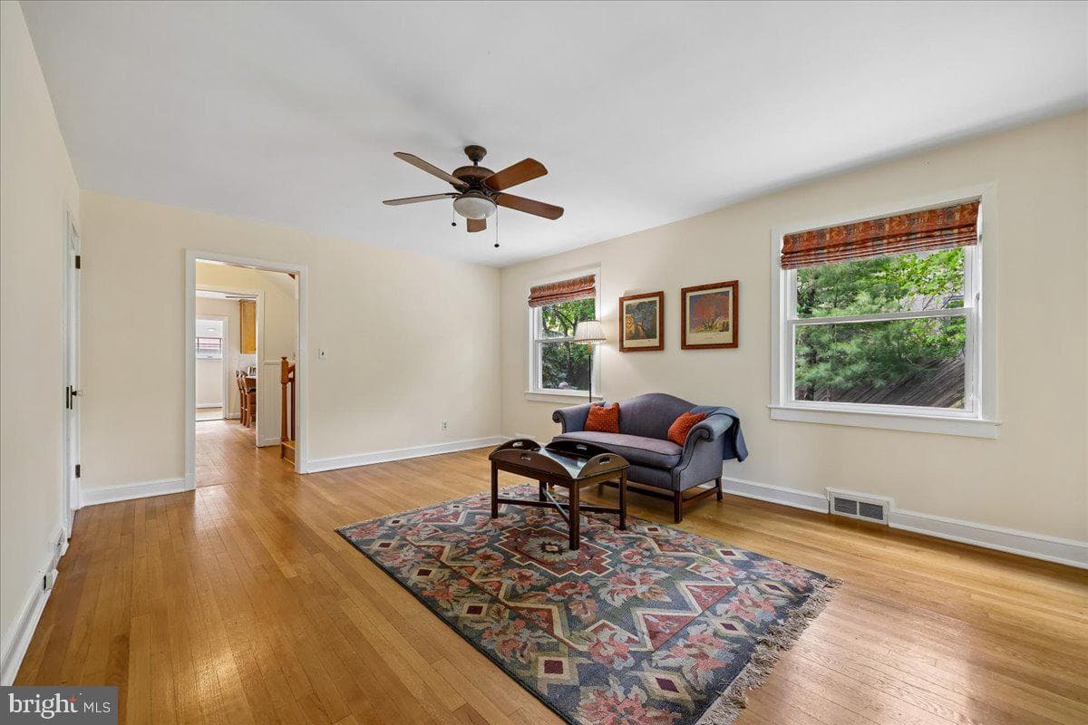9 Pine Avenue photo 24