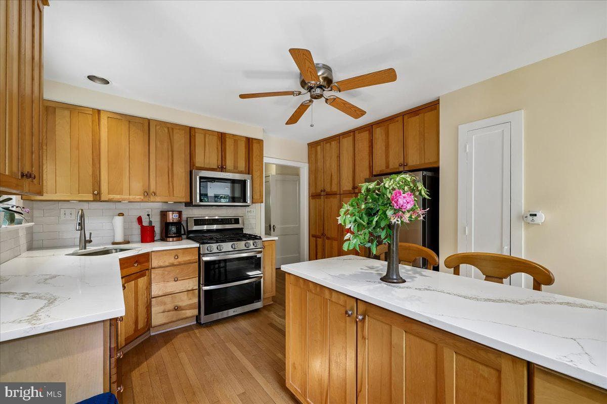 9 Pine Avenue photo 27